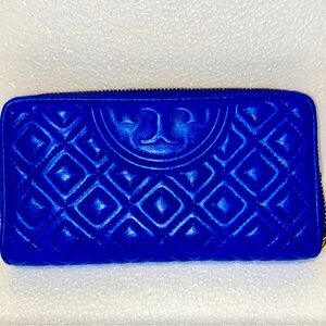 TORY BURCH Fleming Quilted Blue Continental Zip Around Long Wallet EUC